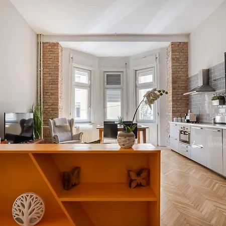 W24- Boutique Apartments, Location. By Bqa דירה